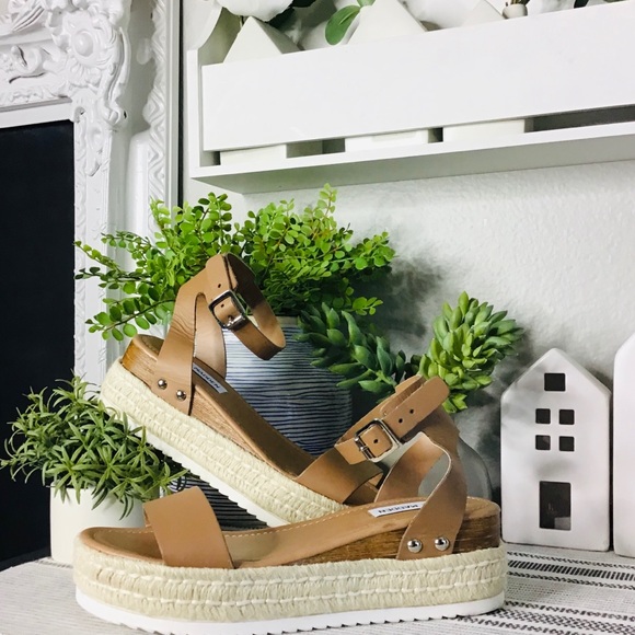 Steve Madden Shoes - STEVE MADDEN CHASER PLATFORM SANDALS SZ 7 new